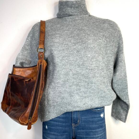 Paul & Taylor Honey Brown Distressed Leather Concealed Carry Hobo Bag Purse - Picture 13 of 14